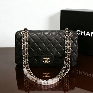 Chanel Classic Flap Medium in Quilted